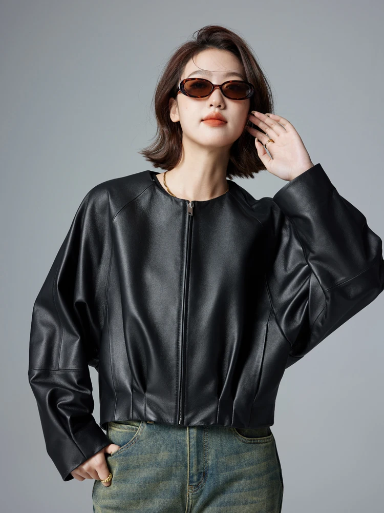 Black Genuine Leather Cropped Jackets for Women High-end Simple Pleated Hem Design O-neck Batwing Sleeve Real Sheepskin Coat
Black Genuine Leather Cropped Jackets for Women High-end Simple Pleated Hem Design O-neck Batwing Sleeve Real Sheepskin Coat