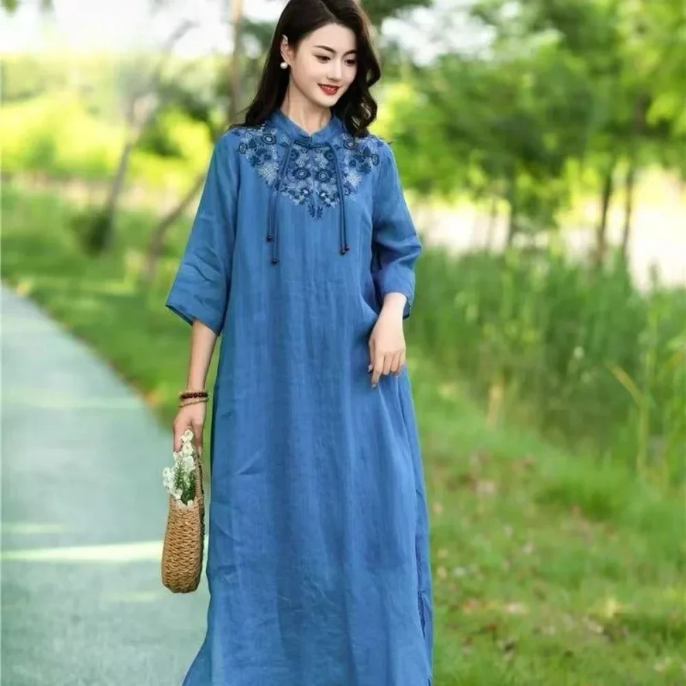 Spring Summer Embroidery Vintage Cotton Linen Blue Pink Traditional Qipao Dress Women Cheongsam Chinese Dress
Spring Summer Embroidery Vintage Cotton Linen Blue Pink Traditional Qipao Dress Women Cheongsam Chinese Dress