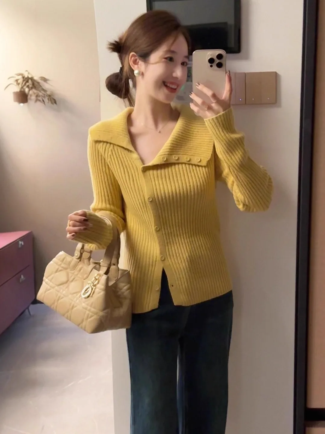 Уникальный дизайн, вязаный желтый кардиган с отложным воротником, женский, весна-осень, с длинными рукавами, асимметричный крой, удобная посадка
Уникальный дизайн, вязаный желтый кардиган с отложным воротником, женский, весна-осень, с длинными рукавами, асимметричный крой, удобная посадка
