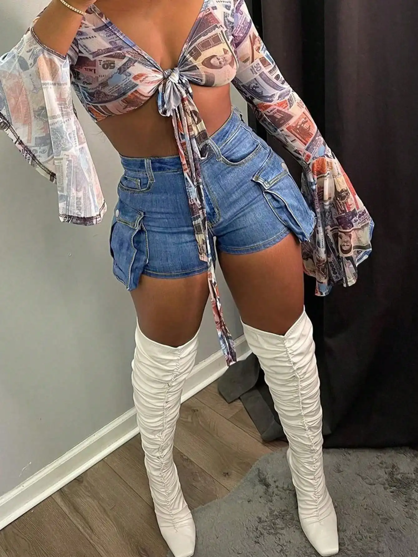 WGXWGX Women's High-Waisted Y2K Denim Shorts Asymmetric Design Stretch Cotton Slim Fit Streetwear Style with Pockets Fashionable
WGXWGX Women's High-Waisted Y2K Denim Shorts Asymmetric Design Stretch Cotton Slim Fit Streetwear Style with Pockets Fashionable