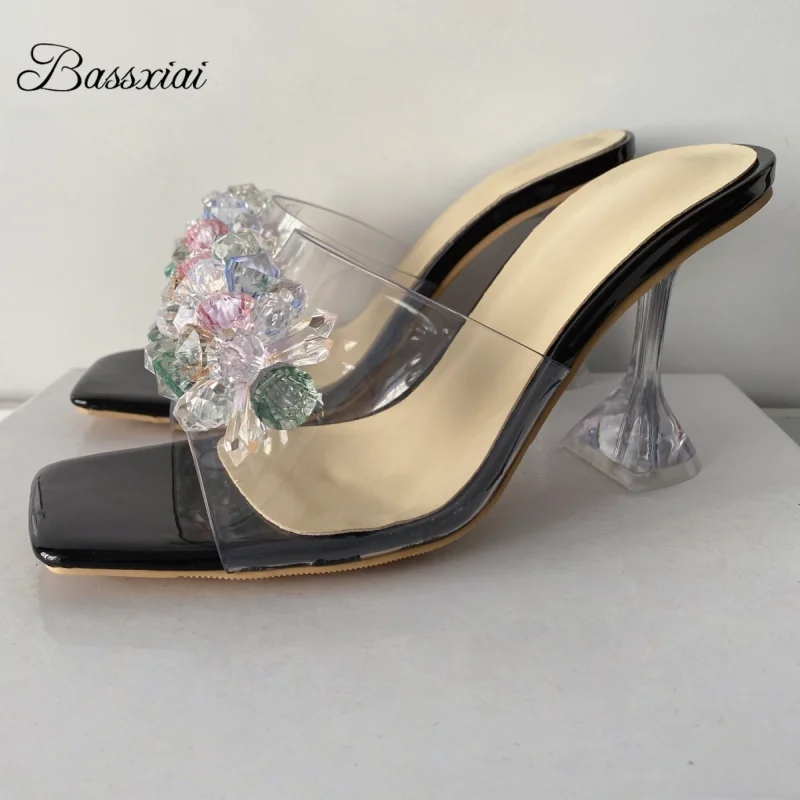 Прозрачные летние мюли на высоком каблуке-рюмке из ПВХ с прозрачными ремешками, украшенные стразами и цветами, для вечеринок, женские
Прозрачные летние мюли на высоком каблуке-рюмке из ПВХ с прозрачными ремешками, украшенные стразами и цветами, для вечеринок, женские