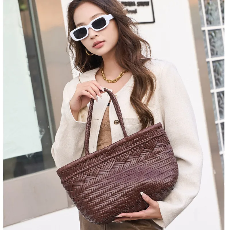 Large top layer cowhide basket bag Vintage leather hand-woven floral bolso de mano cruzado de piel de vaca bolso de compras
Large top layer cowhide basket bag Vintage leather hand-woven floral bolso de mano cruzado de piel de vaca bolso de compras