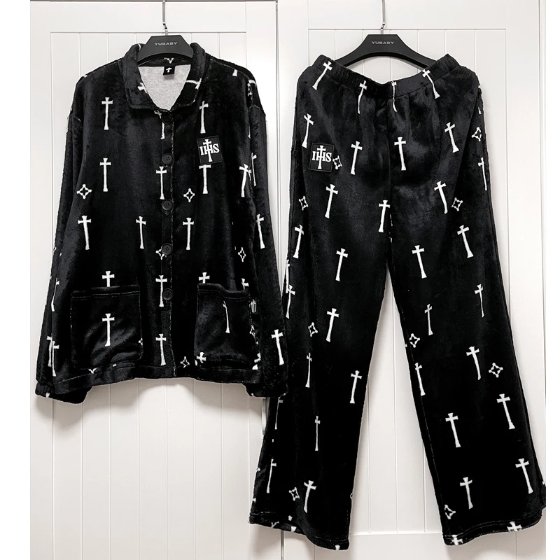 Dark Gothic Print Cross Sleepwear Pants Double-sided Flannel Autumn Winter Warm Thick Soft Plush Pajamas Tops Trousers Nightgown
Dark Gothic Print Cross Sleepwear Pants Double-sided Flannel Autumn Winter Warm Thick Soft Plush Pajamas Tops Trousers Nightgown