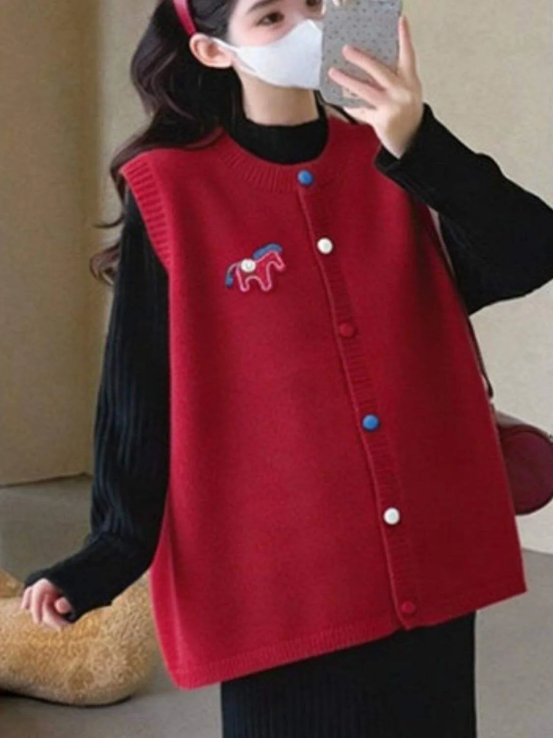 Versatile Knitted Vest Women's Spring Autumn Button Layering Design Slimming Anti-Aging Top Trendy Cardigan Style round Neck
Versatile Knitted Vest Women's Spring Autumn Button Layering Design Slimming Anti-Aging Top Trendy Cardigan Style round Neck