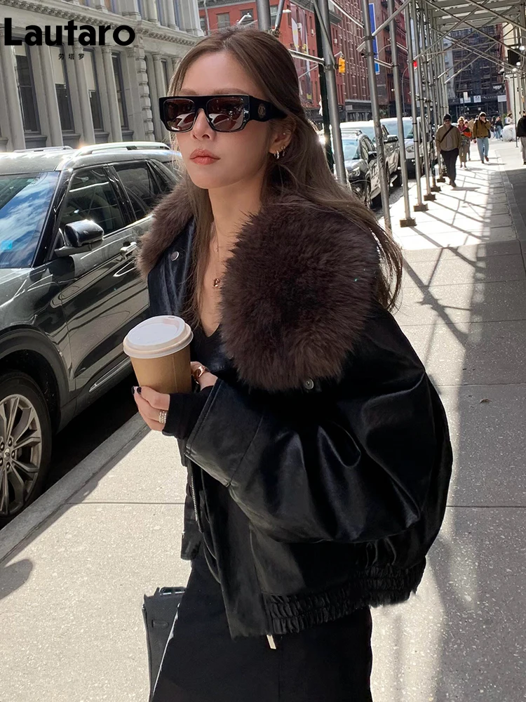 Lautaro Autumn Winter Cool Short Thickened Warm Oversized Pu Leather Jacket Women with Detachable Faux Fur Collar Zipper 2026
Lautaro Autumn Winter Cool Short Thickened Warm Oversized Pu Leather Jacket Women with Detachable Faux Fur Collar Zipper 2026