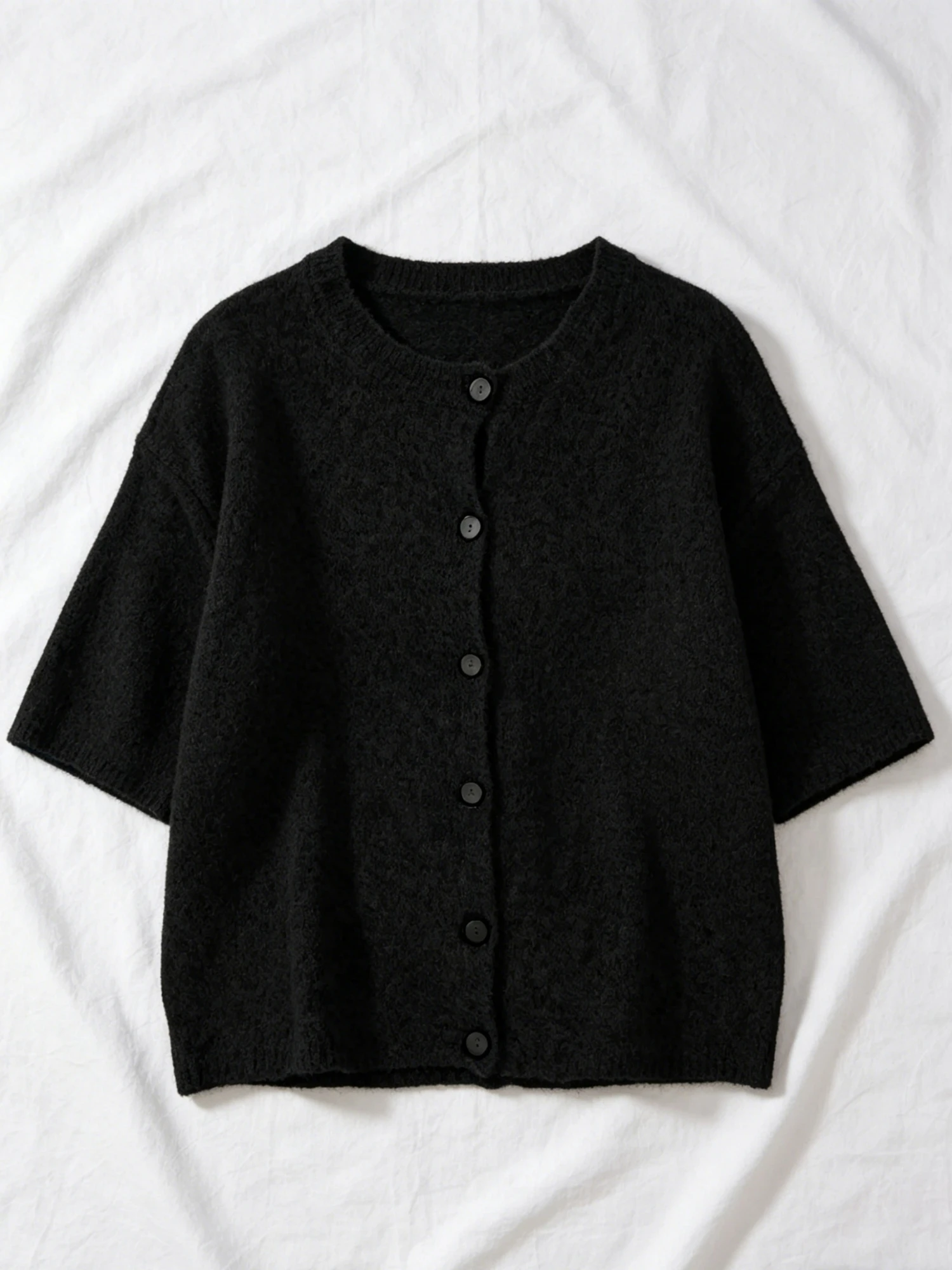 Women's plus size button knit cardigan, fashionable and elegant spring and summer seven quarter sleeve women's clothing
Women's plus size button knit cardigan, fashionable and elegant spring and summer seven quarter sleeve women's clothing