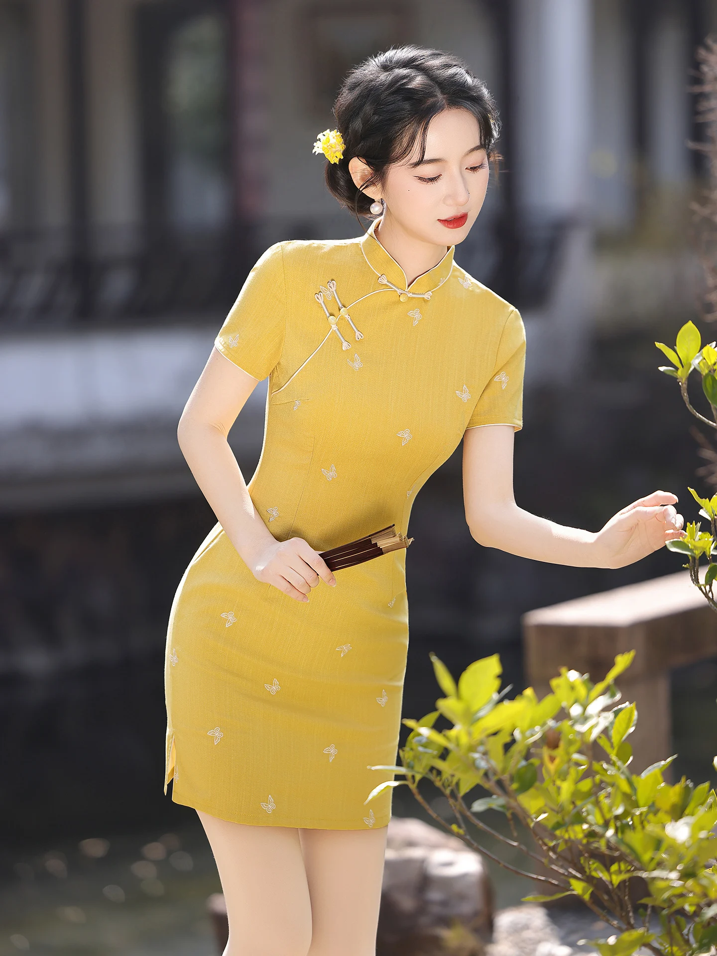 Young Women's Short Yellow Qipao Dress Natural Style Daily Wear Retro Chinese Fashion Skirt Breathable Summer Dress
Young Women's Short Yellow Qipao Dress Natural Style Daily Wear Retro Chinese Fashion Skirt Breathable Summer Dress