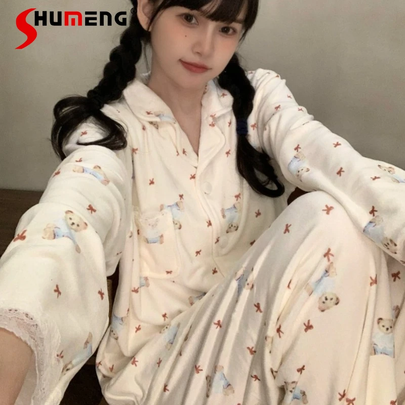 Japanese Style Sweet Bear Sleep Set Women Autumn Winter Print Velvet Warm Pajamas Female Thickened Cute Homewear Suit
Japanese Style Sweet Bear Sleep Set Women Autumn Winter Print Velvet Warm Pajamas Female Thickened Cute Homewear Suit