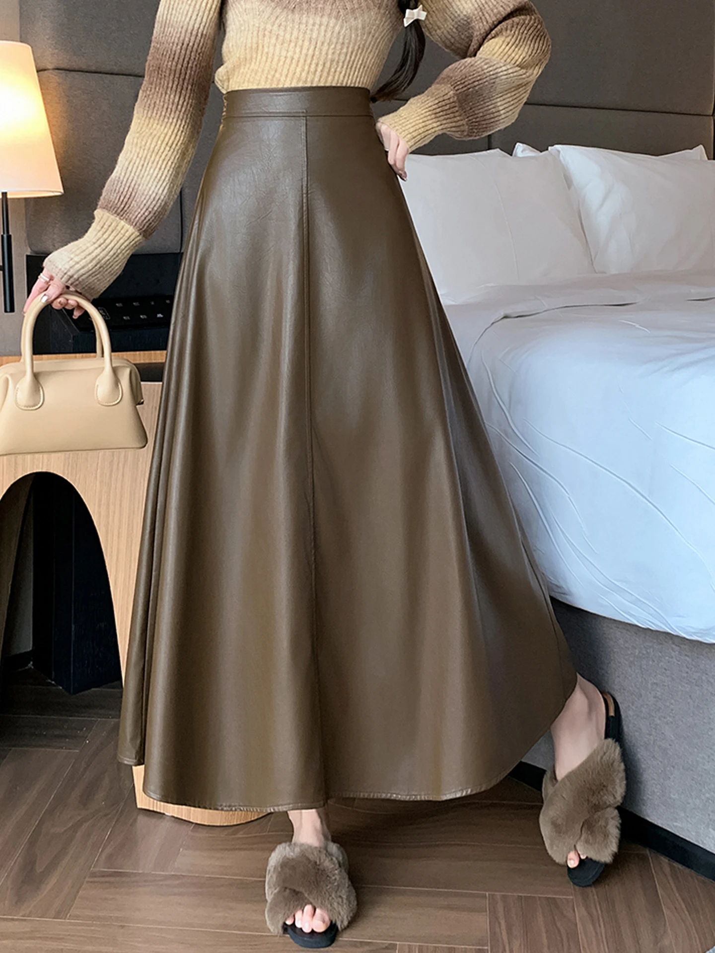 Расклешенная юбка-миди с высокой талией, облегающая осенне-зимняя модная женская юбка из искусственной кожи
Расклешенная юбка-миди с высокой талией, облегающая осенне-зимняя модная женская юбка из искусственной кожи