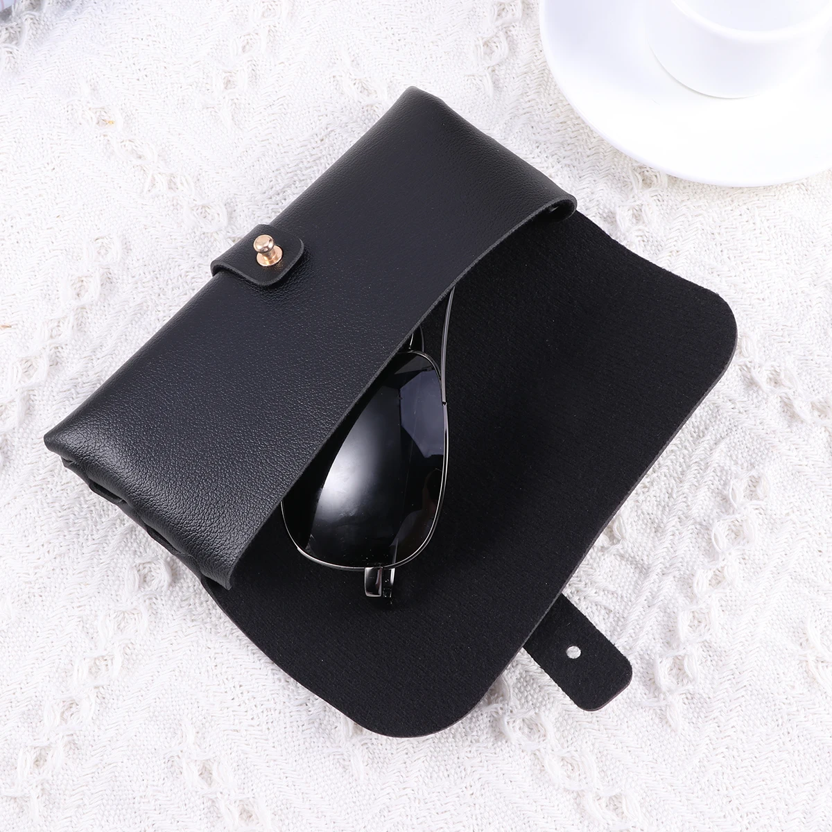 Stylish Pvc Glasses Case Buckle Clamshell Design Slim Protective Cover For Eyeglasses Sunglasses Eyewear
Stylish Pvc Glasses Case Buckle Clamshell Design Slim Protective Cover For Eyeglasses Sunglasses Eyewear