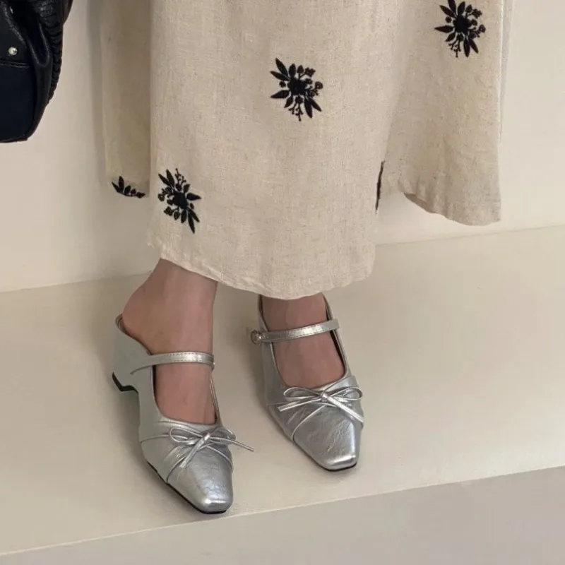 New Bow-knot Baotou Slippers Fashion Square Toe Shallow Mouth Slip Strap Non-slip Sandals
New Bow-knot Baotou Slippers Fashion Square Toe Shallow Mouth Slip Strap Non-slip Sandals