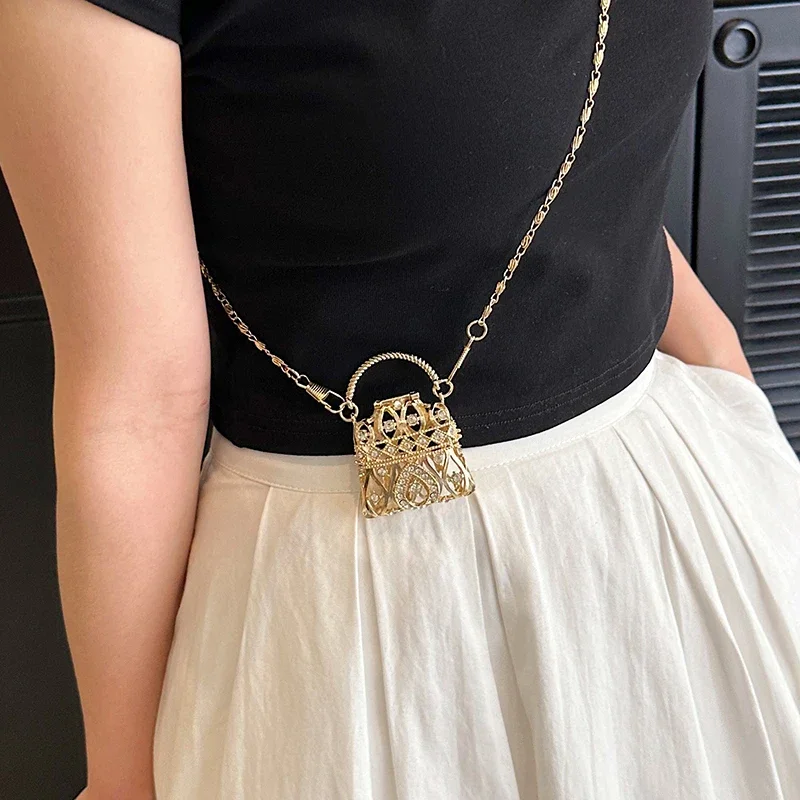 Luxury Vintage Revival Tote - Soft Leather Crossbody Bag With Signature Logo, Elegant Everyday Shopper For Stylish Modern Women
Luxury Vintage Revival Tote - Soft Leather Crossbody Bag With Signature Logo, Elegant Everyday Shopper For Stylish Modern Women