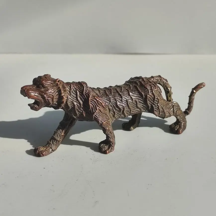 Metal Tiger Decoration Figurine Desk Vintage Ornament Bronze Miniature Animal Figurine Home Decor Accessories
Metal Tiger Decoration Figurine Desk Vintage Ornament Bronze Miniature Animal Figurine Home Decor Accessories