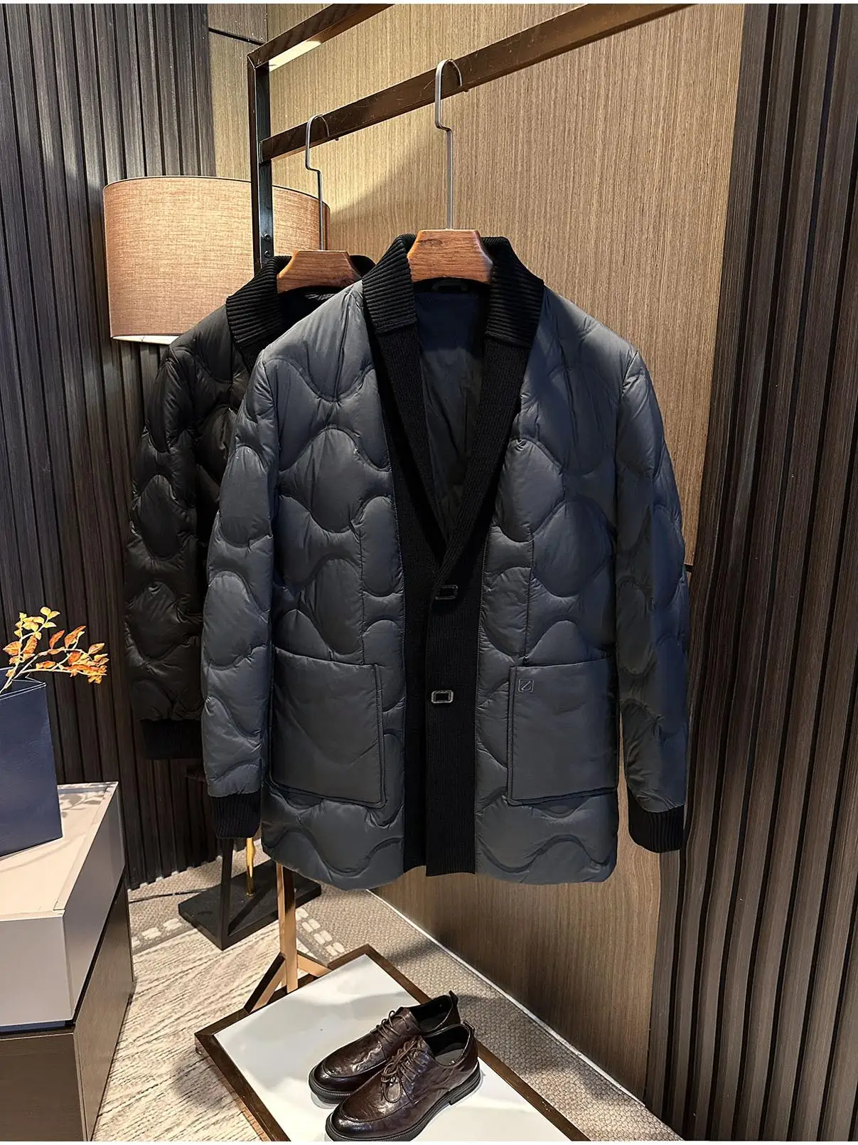 Busin повседневное белое пальто Du down Jaet мужское модное теплое зимнее пальто средней длины с шарфом и воротником из полиэфирного волокна
Busin повседневное белое пальто Du down Jaet мужское модное теплое зимнее пальто средней длины с шарфом и воротником из полиэфирного волокна