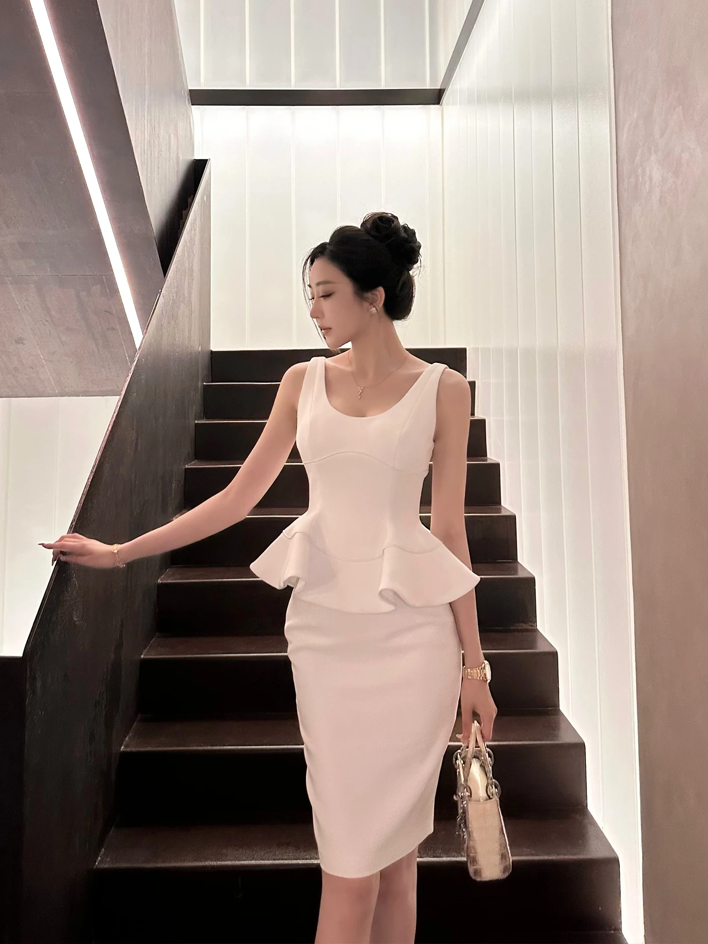 White High Waist Slim Fit Tank Top And ort Skirt Set Ele Sle Women's Faion Ensemble Breathable Polyester Fabric
White High Waist Slim Fit Tank Top And ort Skirt Set Ele Sle Women's Faion Ensemble Breathable Polyester Fabric