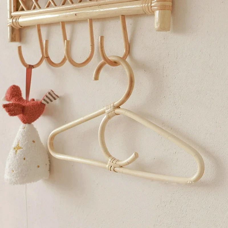 5PCS Rattan Hangers For Clothes Nordic Style Kids Garments Organizer Rack Children Hanger Kids Room Decor Wardrobe Hangers
5PCS Rattan Hangers For Clothes Nordic Style Kids Garments Organizer Rack Children Hanger Kids Room Decor Wardrobe Hangers