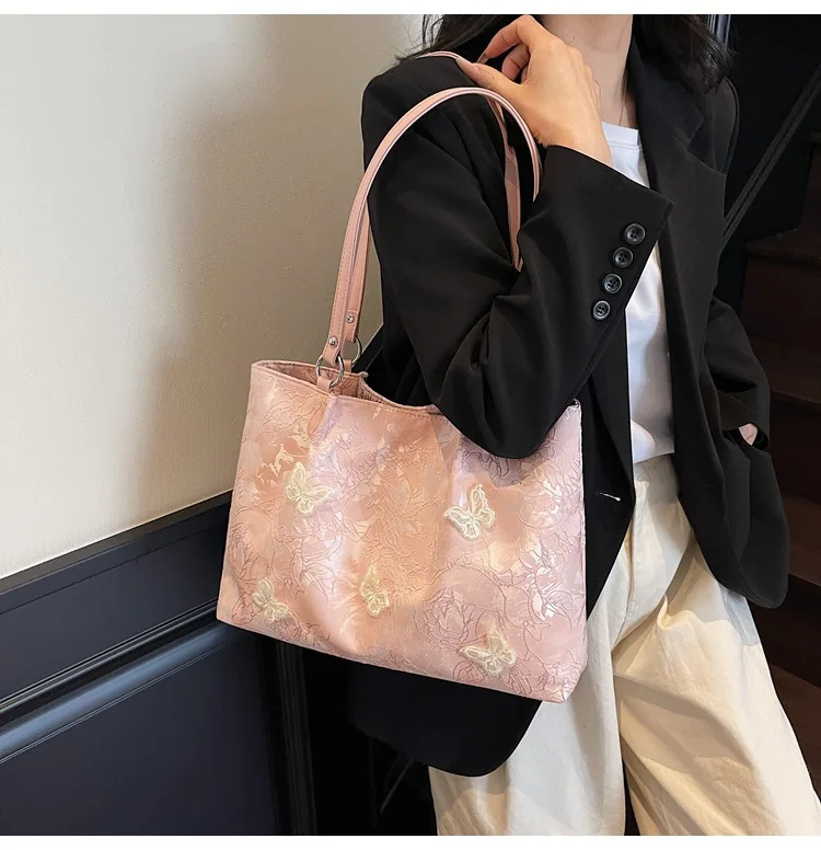 2026 Casual Vintage Canvas Shoulder Bag Chinese Artistic Butterfly Embroidery Handheld Women's Shopping Tote Bag
2026 Casual Vintage Canvas Shoulder Bag Chinese Artistic Butterfly Embroidery Handheld Women's Shopping Tote Bag