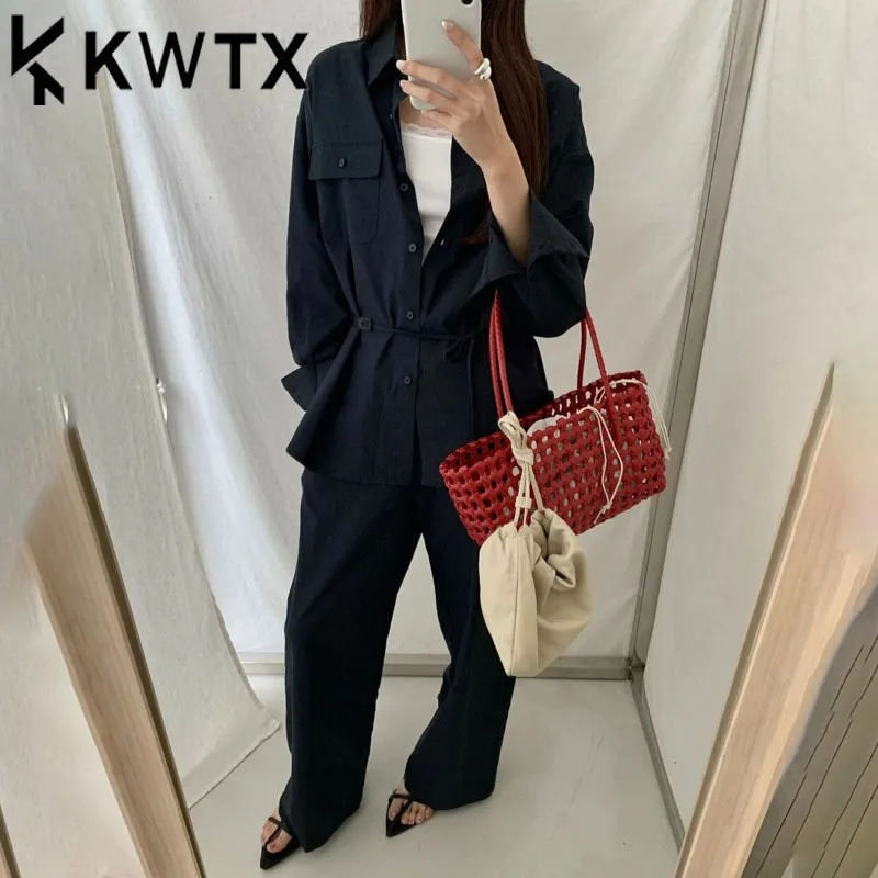 KWTX Women’s Casual 2-Piece Set Drawstring Shirt & Wide Leg Pants Suit Minimalist Retro Chic Spring Summer 2025 Outfit Elegant
KWTX Women’s Casual 2-Piece Set Drawstring Shirt & Wide Leg Pants Suit Minimalist Retro Chic Spring Summer 2025 Outfit Elegant