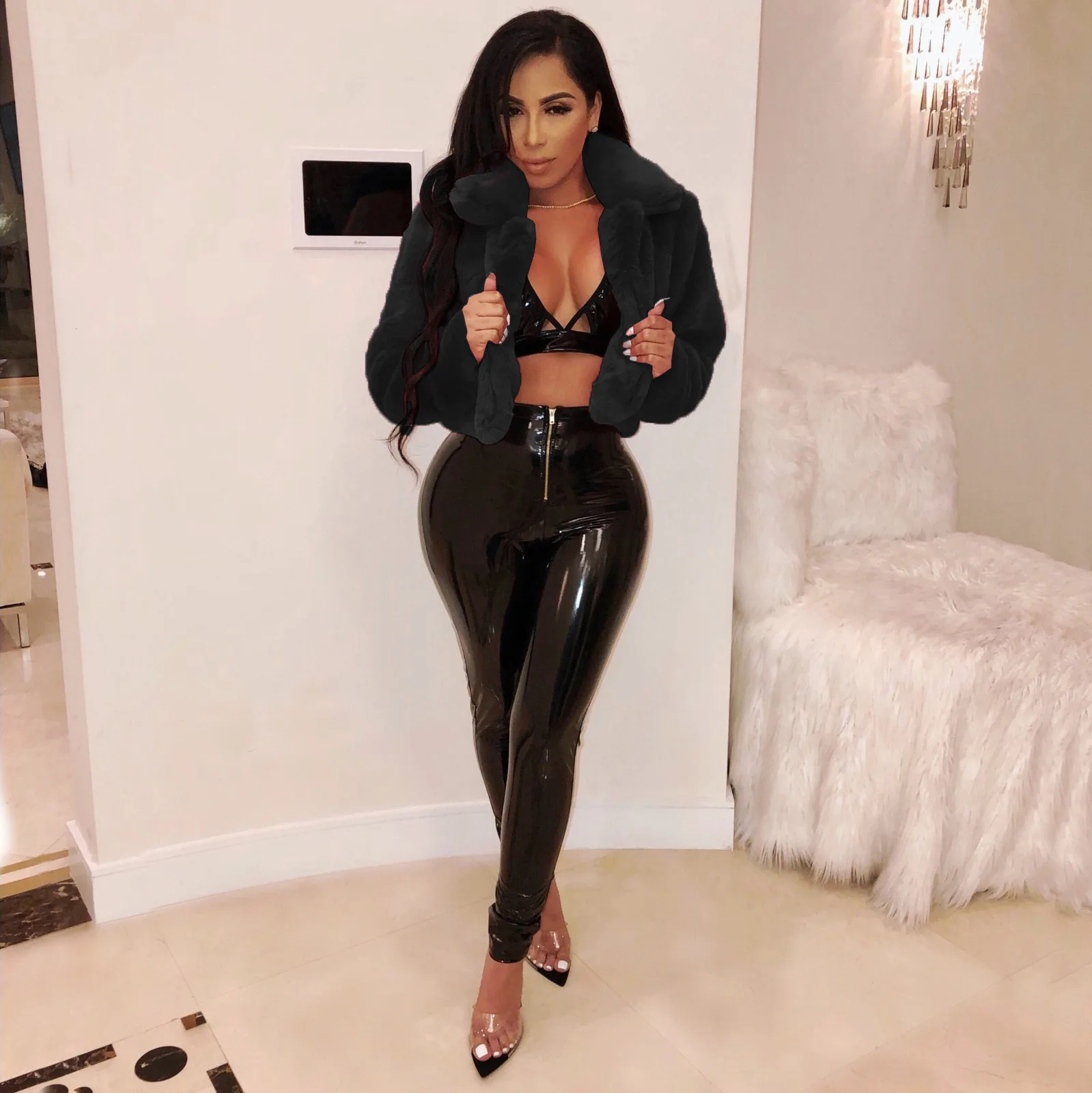 Fashion Short Imitation Plush Jacket Artificial Rabbit Fur Fashion Solid Long Sleeve Black Autumn Winter Slim Suit Collar
Fashion Short Imitation Plush Jacket Artificial Rabbit Fur Fashion Solid Long Sleeve Black Autumn Winter Slim Suit Collar