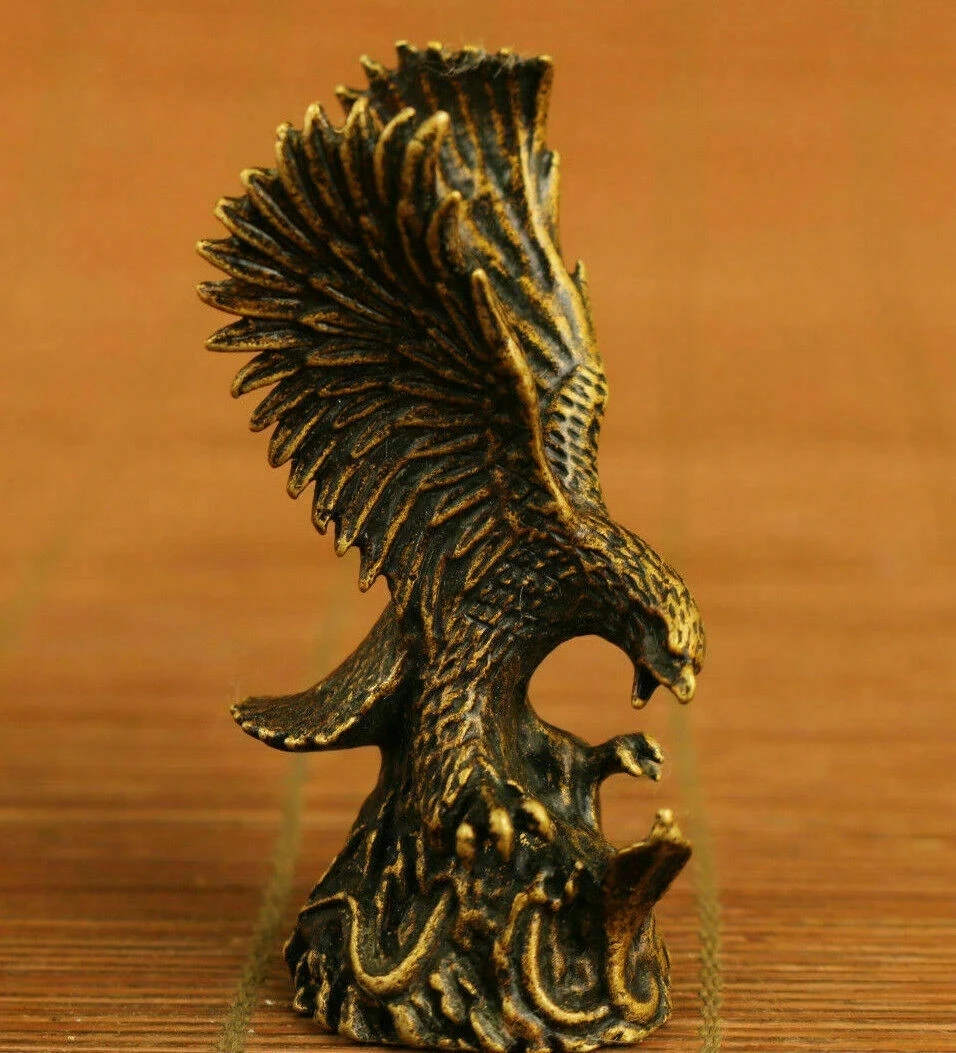 Редкая медная китайская твердая резная статуя орла, изысканная статуя, украшение для дома a
Редкая медная китайская твердая резная статуя орла, изысканная статуя, украшение для дома a
