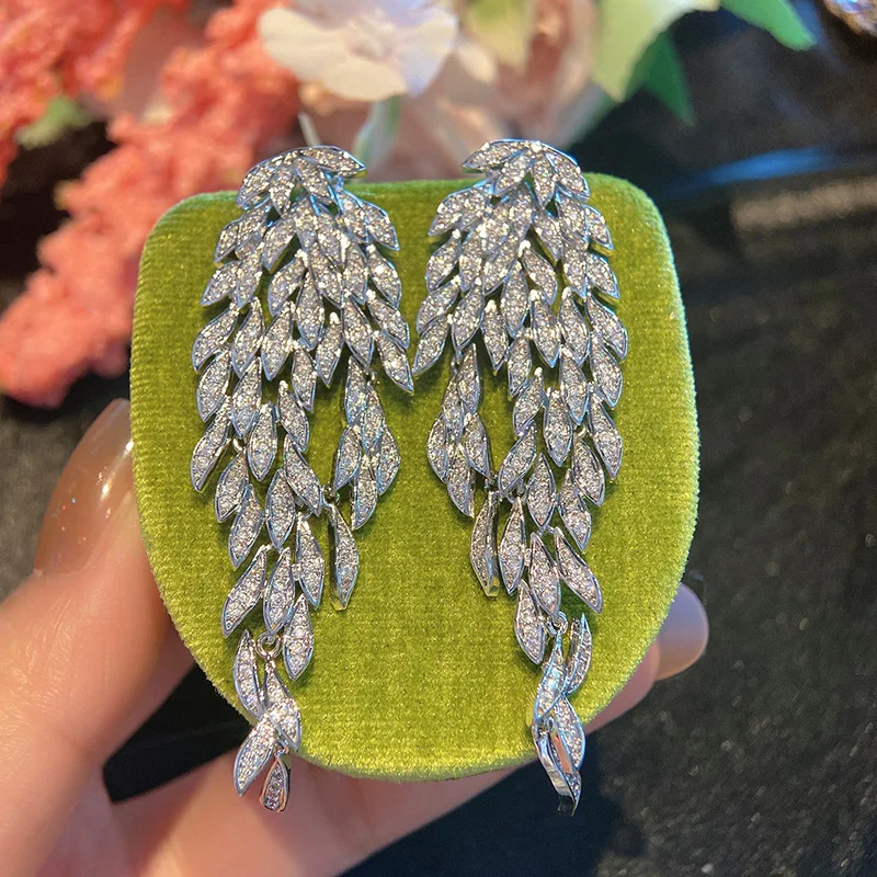 S925 Silver Needle Earrings - Micro-inlaid Zircon & Multi-layer Leaf Tassel for Daily Wear/Party (Hypoallergenic)
S925 Silver Needle Earrings - Micro-inlaid Zircon & Multi-layer Leaf Tassel for Daily Wear/Party (Hypoallergenic)