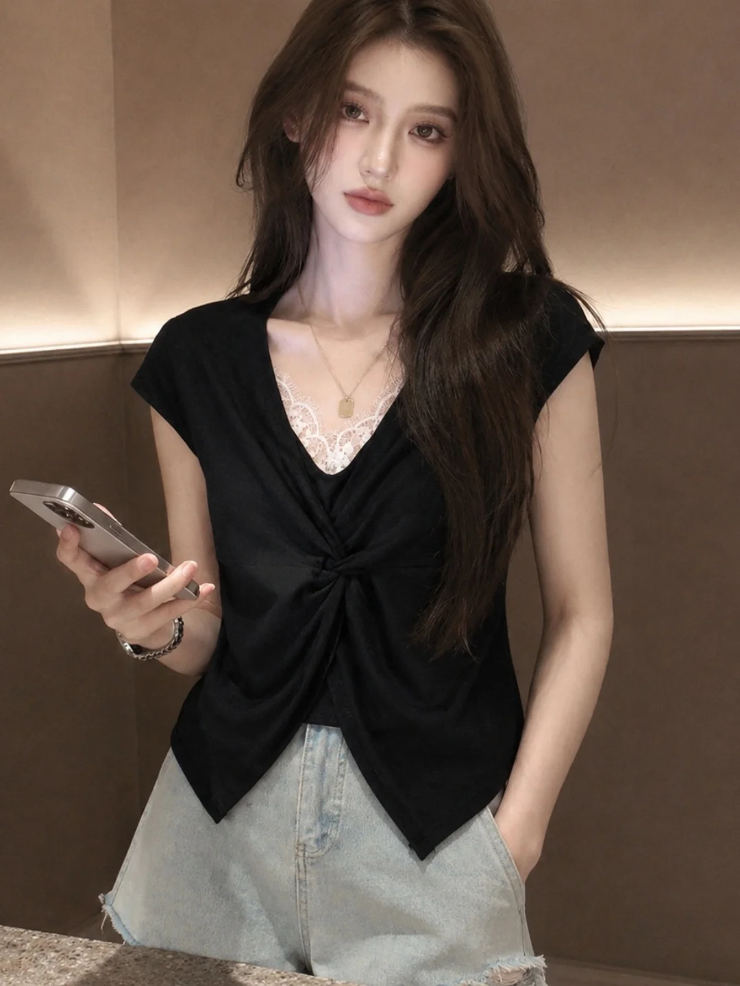 Slim Fit V-Neck Knot Design Short Sleeve Women's Top Summer Outerwear Fashionable Open Slit Versatile Stylish Korean Style Si...
Slim Fit V-Neck Knot Design Short Sleeve Women's Top Summer Outerwear Fashionable Open Slit Versatile Stylish Korean Style Si...