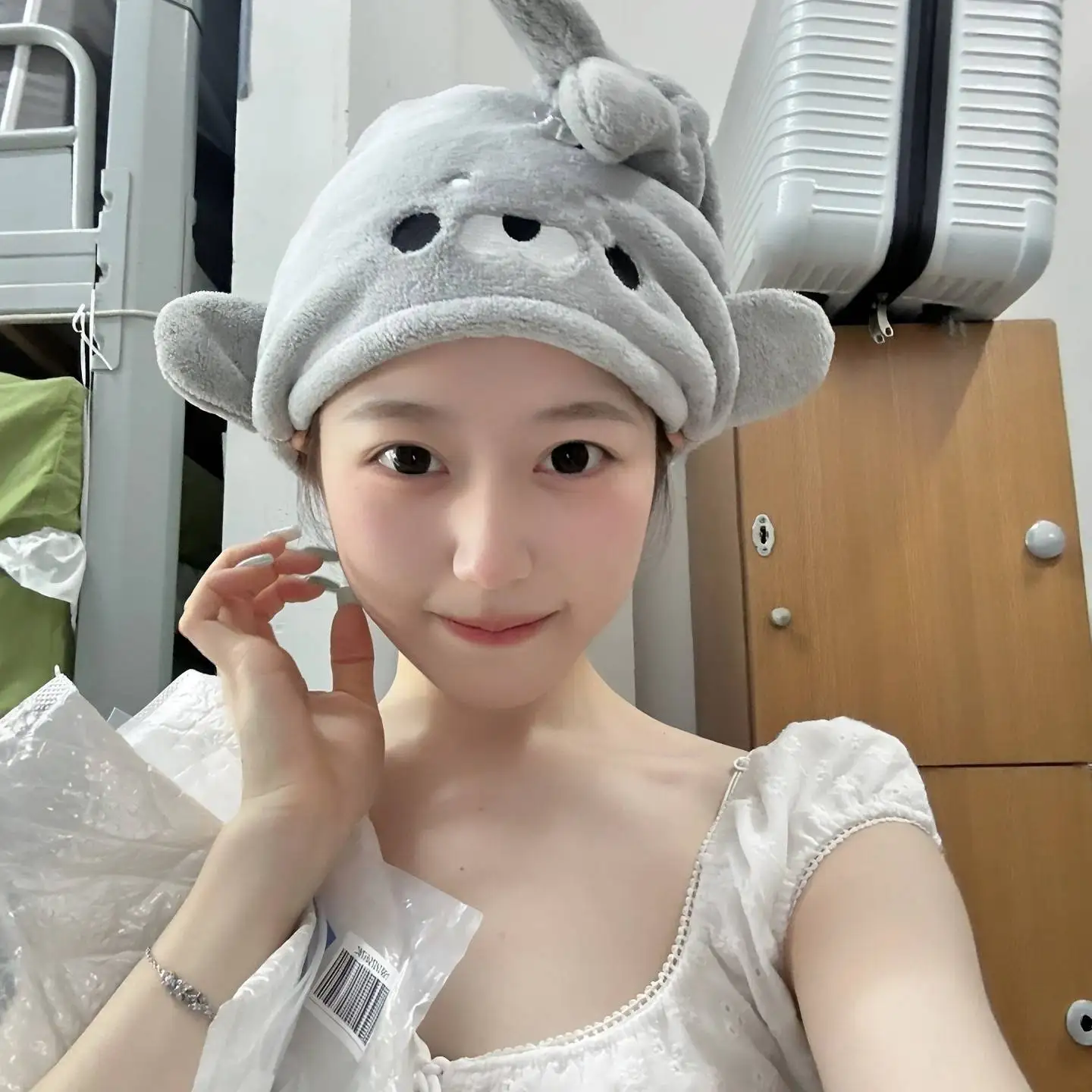 Cute Seal Children's Dry Hair Cap Absorbent Quick-Drying Coral Fleece Bath Cap Student Shampoo Towel Hair Drying Cap
Cute Seal Children's Dry Hair Cap Absorbent Quick-Drying Coral Fleece Bath Cap Student Shampoo Towel Hair Drying Cap