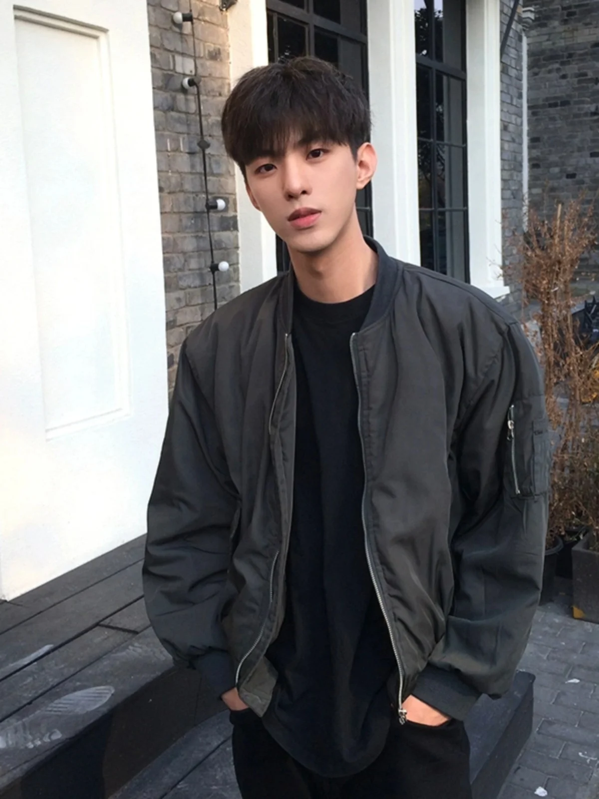 Black Short Pilot Jacket Men's Spring Autumn Zipper Design Baseball Style Cleanfit Premium Feel Outerwear Long Sleeve Loose Fit
Black Short Pilot Jacket Men's Spring Autumn Zipper Design Baseball Style Cleanfit Premium Feel Outerwear Long Sleeve Loose Fit