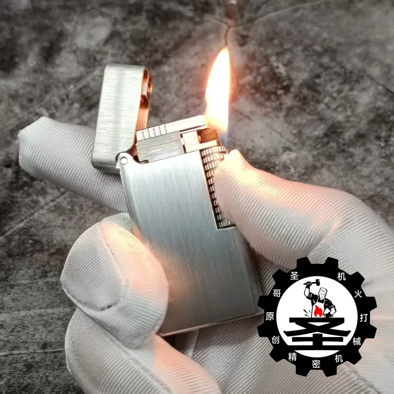 Мини-механическая керосиновая зажигалка из титанового сплава — пружинный слайдер, автоматическое зажигание, винтажный ретро-стиль
Мини-механическая керосиновая зажигалка из титанового сплава — пружинный слайдер, автоматическое зажигание, винтажный ретро-стиль