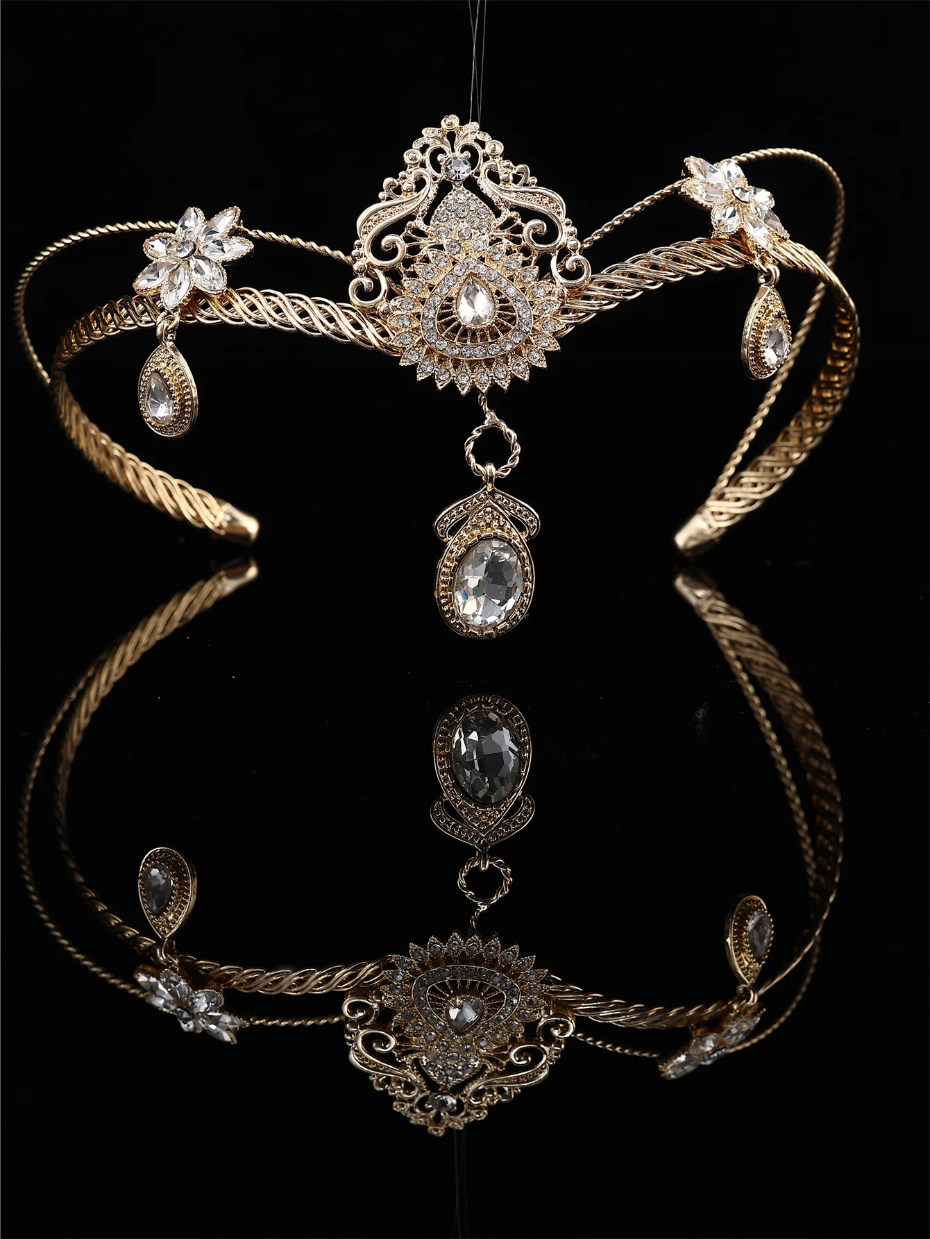 Shiney Zinc Alloy With Water Droplets Crown Woman's Hair Headdress For Acting Women’s Hair Accessories Are Popular In Thailand
Shiney Zinc Alloy With Water Droplets Crown Woman's Hair Headdress For Acting Women’s Hair Accessories Are Popular In Thailand