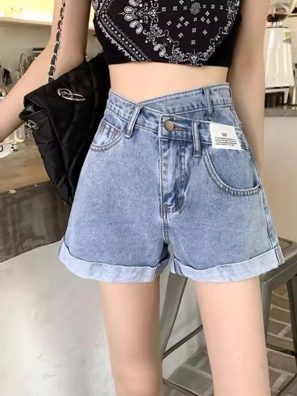 High Waist Loose Fit Denim Shorts Women's Spring Summer New Style Korean Version A-Line Wide Leg Trendy Hot Pants
High Waist Loose Fit Denim Shorts Women's Spring Summer New Style Korean Version A-Line Wide Leg Trendy Hot Pants