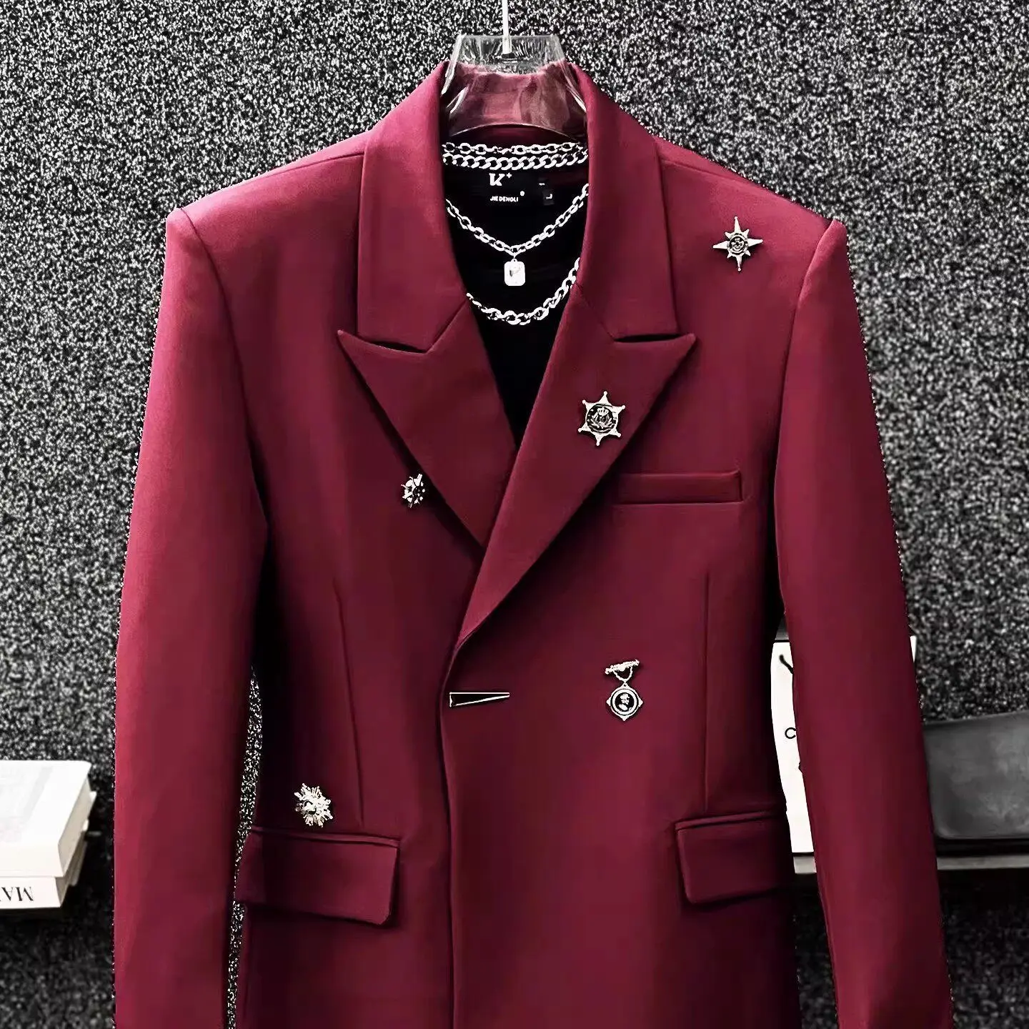 Spring Autumn Men's Blazes Coat Metal Decoration Wine Red Suit Casual Suit
Spring Autumn Men's Blazes Coat Metal Decoration Wine Red Suit Casual Suit