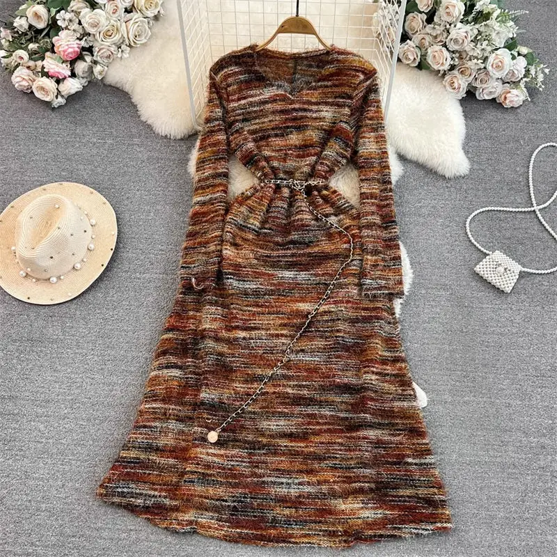 Autumn Winter Sweater Dress Women Temperament Long Sleeve V-Neck Mid Length A-Line Soft Colorful Knitted Dress For Women Z3579
Autumn Winter Sweater Dress Women Temperament Long Sleeve V-Neck Mid Length A-Line Soft Colorful Knitted Dress For Women Z3579