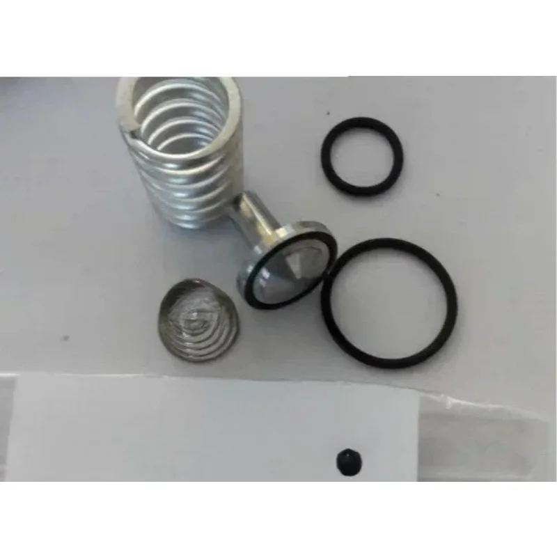 Maintenance package for minimum pressure valve of I-screw air compressor 22064695/22064696, including piston
Maintenance package for minimum pressure valve of I-screw air compressor 22064695/22064696, including piston
