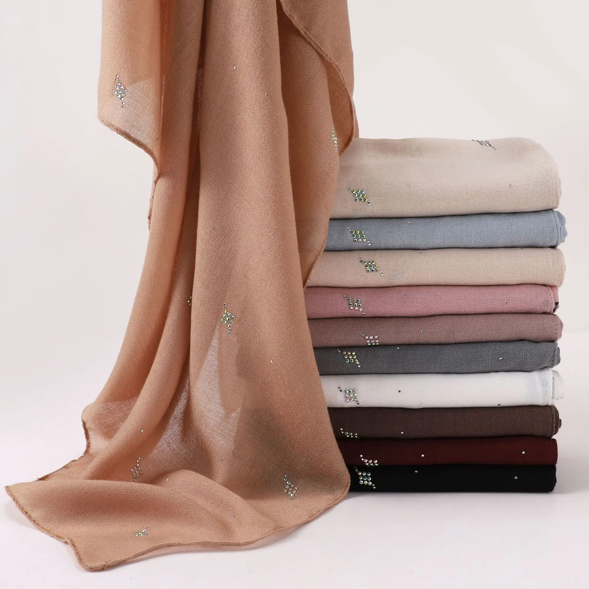 90*90cm Rhinestone Square Scarf Women Muslim Hijab Solid Color Shawls Wrap Turban Bandanas Headband Kerchief Turbante Mujer New
90*90cm Rhinestone Square Scarf Women Muslim Hijab Solid Color Shawls Wrap Turban Bandanas Headband Kerchief Turbante Mujer New