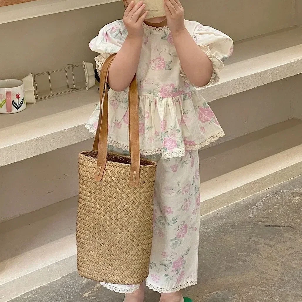 Floral Girls Sets Shirt Pants Suit Short Sleeve Pullover Print Tops Elastic Waist Pants Suit Summer Kids Girls Clothes
Floral Girls Sets Shirt Pants Suit Short Sleeve Pullover Print Tops Elastic Waist Pants Suit Summer Kids Girls Clothes