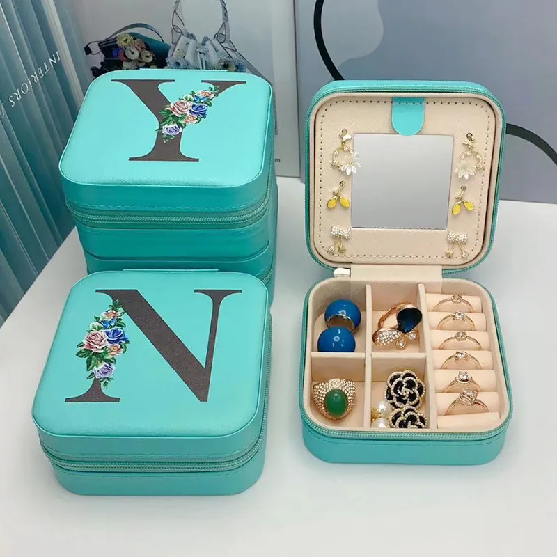 Black Alphabet Flower Print Jewelry Boxes Blue Personalized Jewelry Box Girls Jewelry Organizer Case for Wedding Party Gift Box
Black Alphabet Flower Print Jewelry Boxes Blue Personalized Jewelry Box Girls Jewelry Organizer Case for Wedding Party Gift Box
