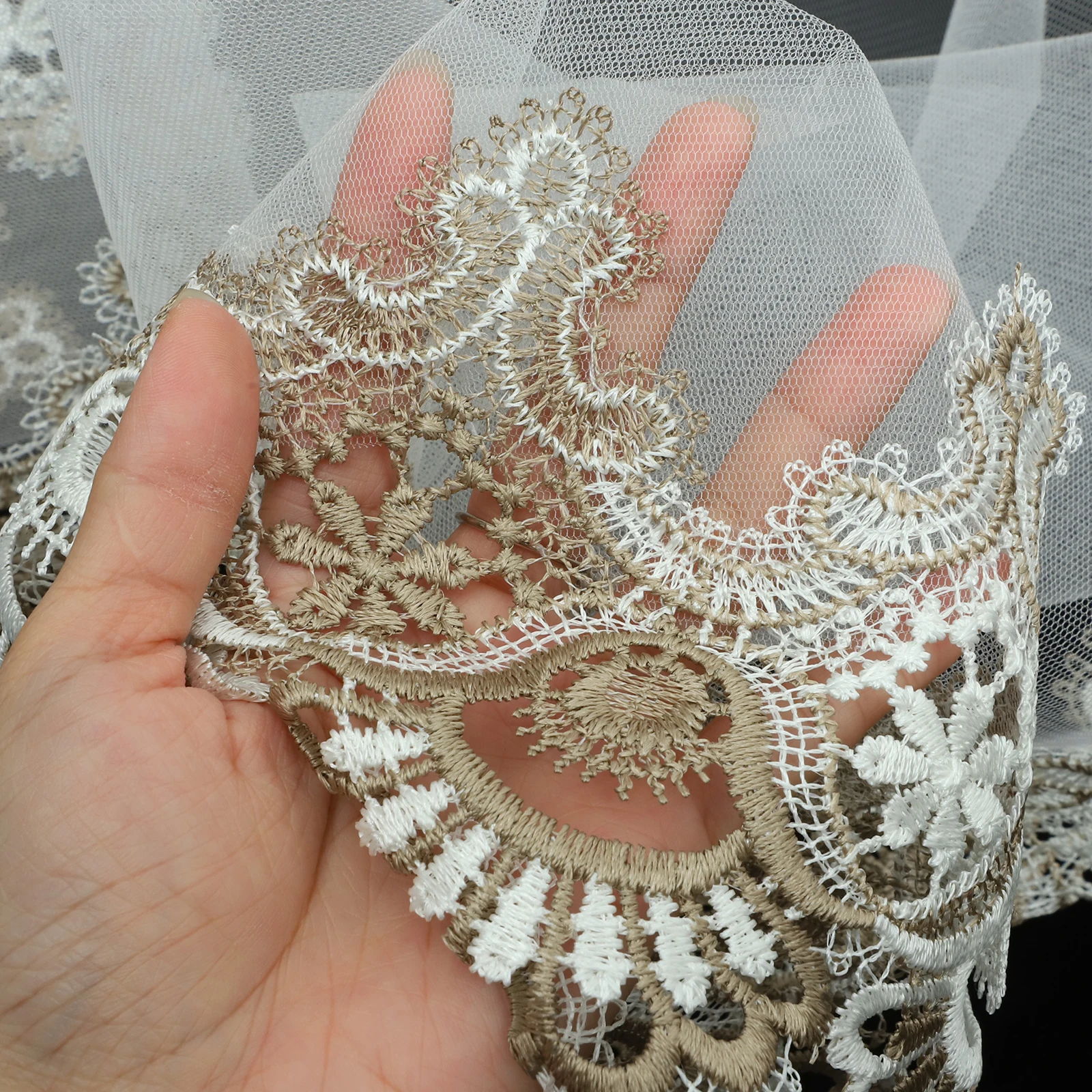 Lace Lampshade Cover 80cm Gauze Dust Proof Decorative Table Lamp Cover for Home Use Protects from Dust Water Insects
Lace Lampshade Cover 80cm Gauze Dust Proof Decorative Table Lamp Cover for Home Use Protects from Dust Water Insects