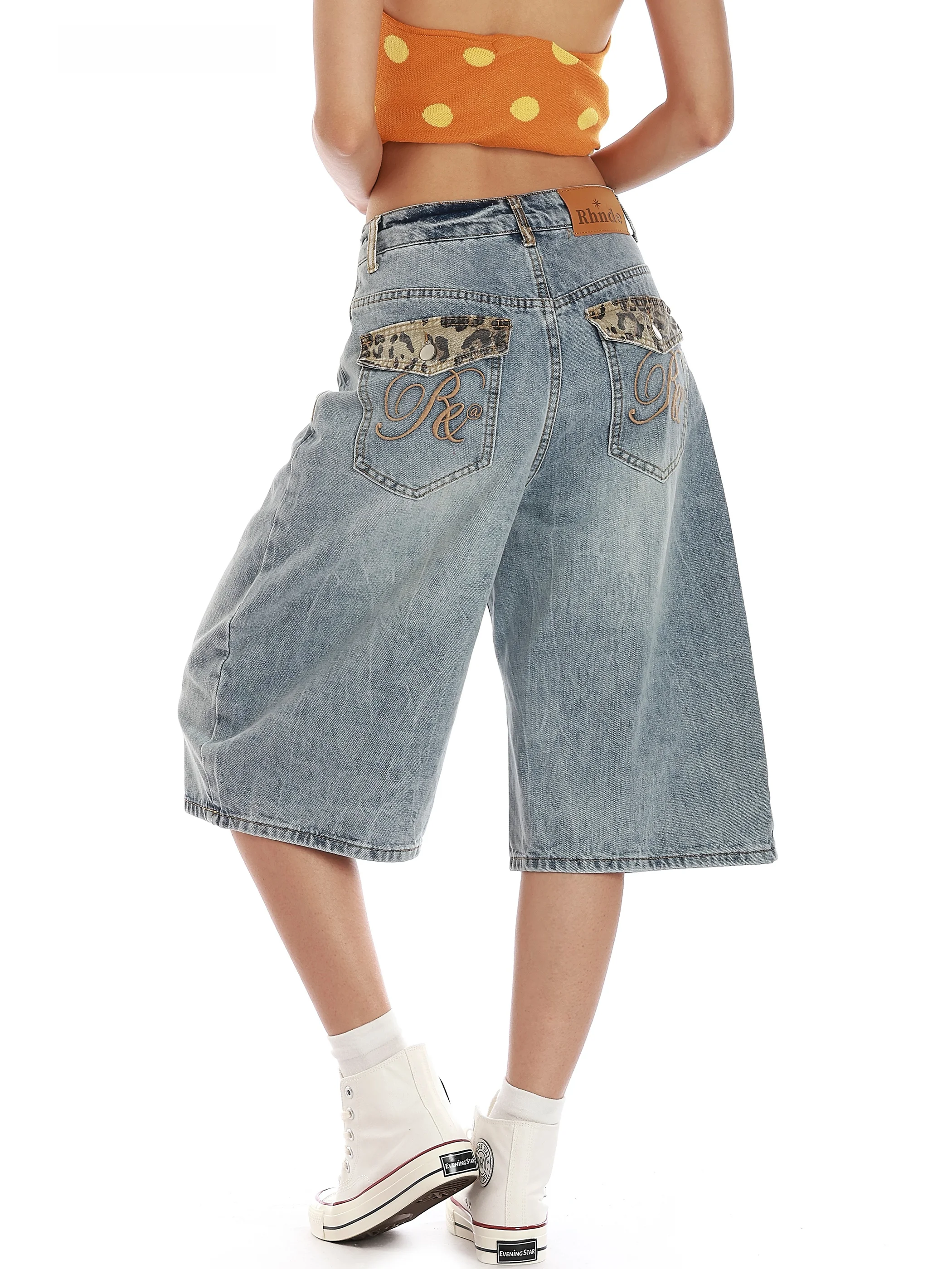 Vintage American Washed Patchwork Leopard Print Denim Shorts High Waist Wide Leg Loose Fit Mid-Calf Casual Jeans for Women
Vintage American Washed Patchwork Leopard Print Denim Shorts High Waist Wide Leg Loose Fit Mid-Calf Casual Jeans for Women