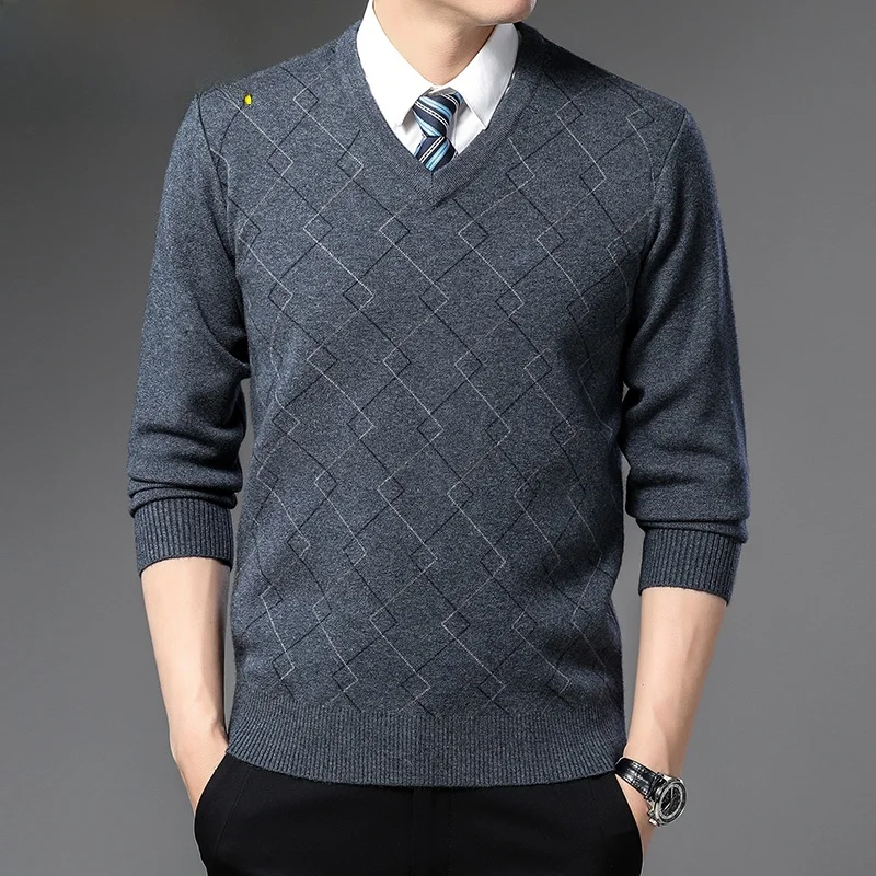 Зимний теплый вязаный свитер с V-образным вырезом для мужчин, шерстяной, свободного кроя, повседневный, длинный, для папы
Зимний теплый вязаный свитер с V-образным вырезом для мужчин, шерстяной, свободного кроя, повседневный, длинный, для папы