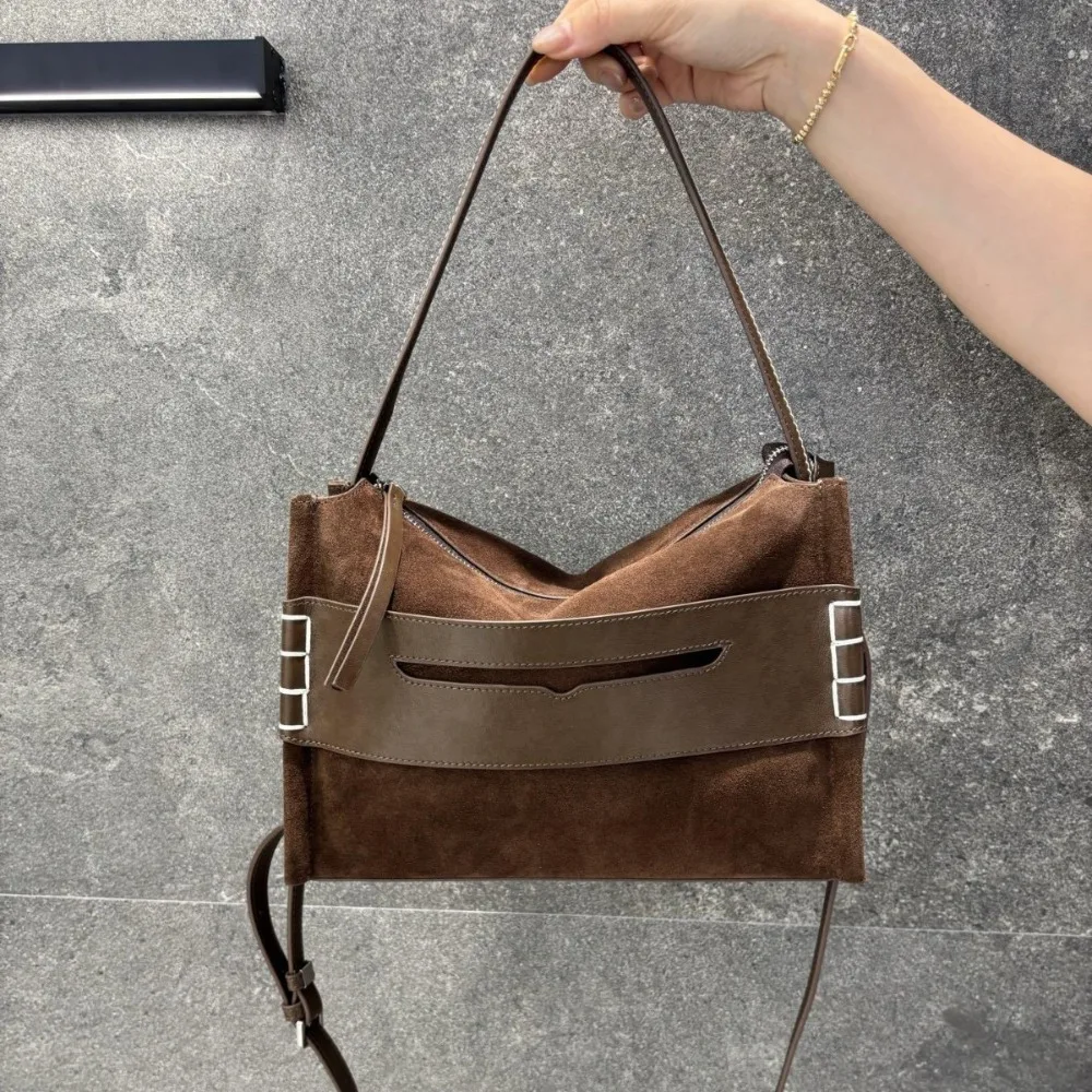 Niche Designer Leather Tote Bag Large Capacity High-end Feeling Underarm Bag First Layer Cowhide Pillow Bag Oblique Span Women
Niche Designer Leather Tote Bag Large Capacity High-end Feeling Underarm Bag First Layer Cowhide Pillow Bag Oblique Span Women
