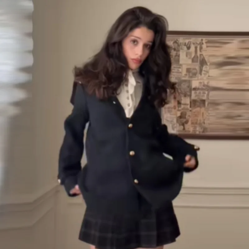 Модное повседневное шерстяное пальто с капюшоном для женщин, шикарные однотонные однобортные куртки с длинными рукавами, 2026, новая верхняя одежда для поездок на работу
Модное повседневное шерстяное пальто с капюшоном для женщин, шикарные однотонные однобортные куртки с длинными рукавами, 2026, новая верхняя одежда для поездок на работу