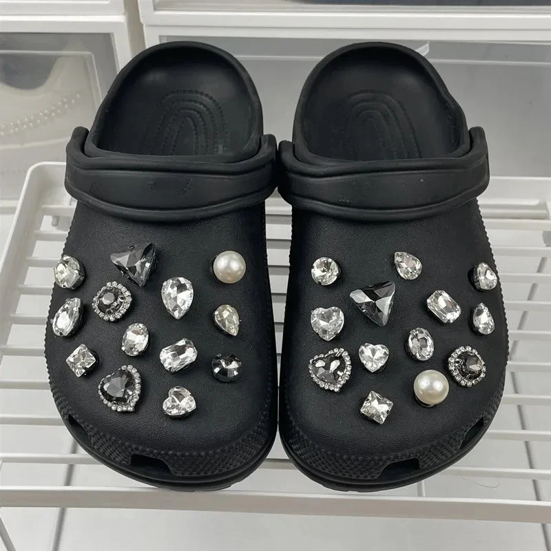 Роскошные подвески из искусственного жемчуга для Crocs, элегантная Пряжка для обуви, винтажные высококачественные аксессуары для обуви, модные красивые
Роскошные подвески из искусственного жемчуга для Crocs, элегантная Пряжка для обуви, винтажные высококачественные аксессуары для обуви, модные красивые