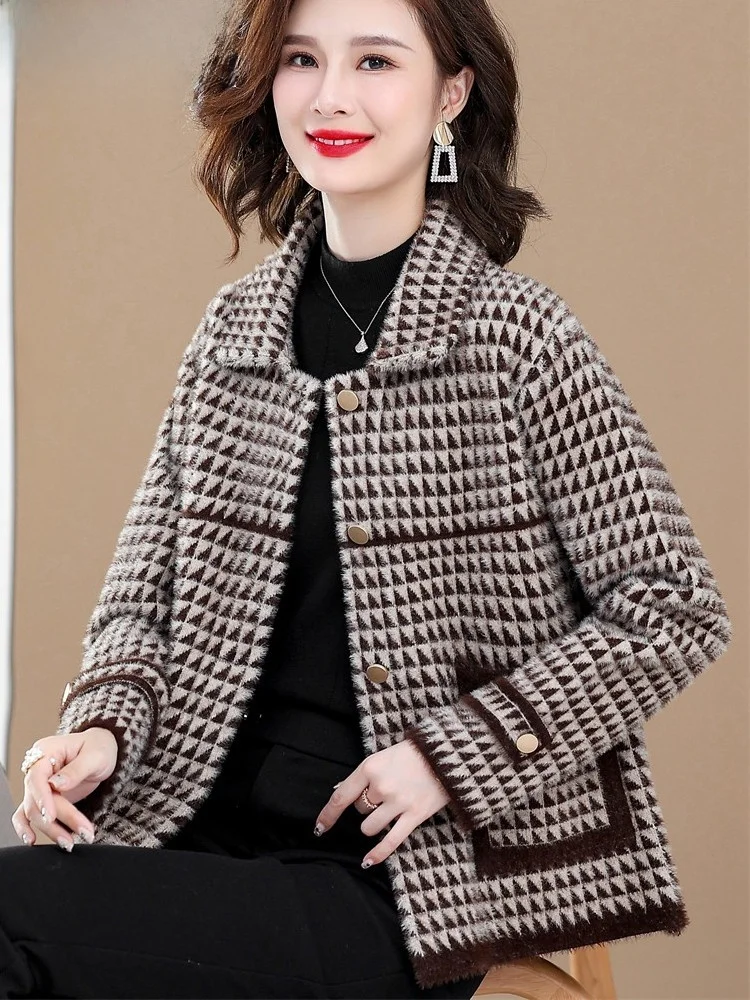 Sli Autumn Outfit Mommy Coat Faionable 2025 New 50 plus Women's Mink Velvet Plaid Top for Middle-Aged And ly Ladies
Sli Autumn Outfit Mommy Coat Faionable 2025 New 50 plus Women's Mink Velvet Plaid Top for Middle-Aged And ly Ladies
