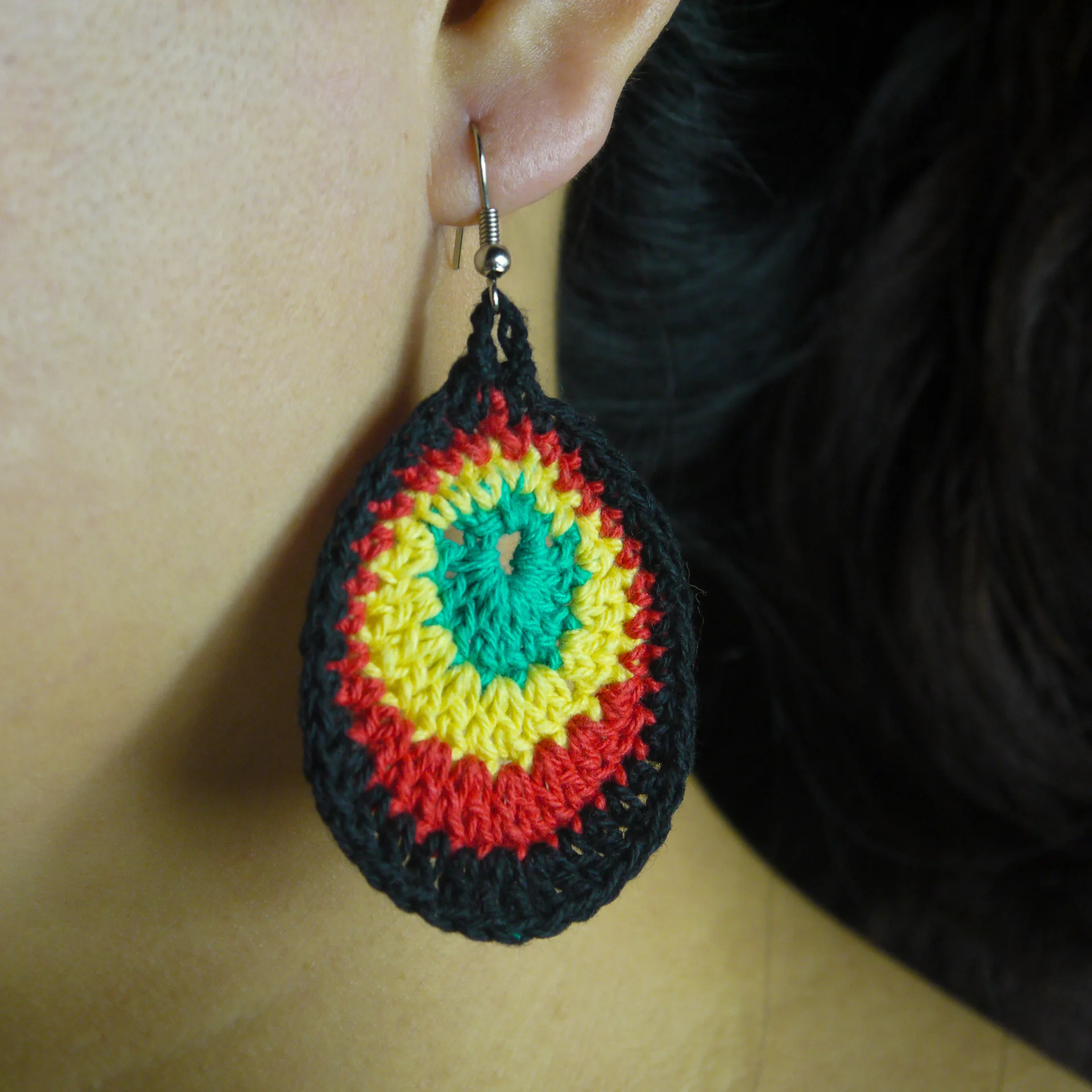 Best-selling Handmade Crochet in Europe and America, Retro Bohemian Style, Stage Performance Accessories, Peacock Earrings.
Best-selling Handmade Crochet in Europe and America, Retro Bohemian Style, Stage Performance Accessories, Peacock Earrings.