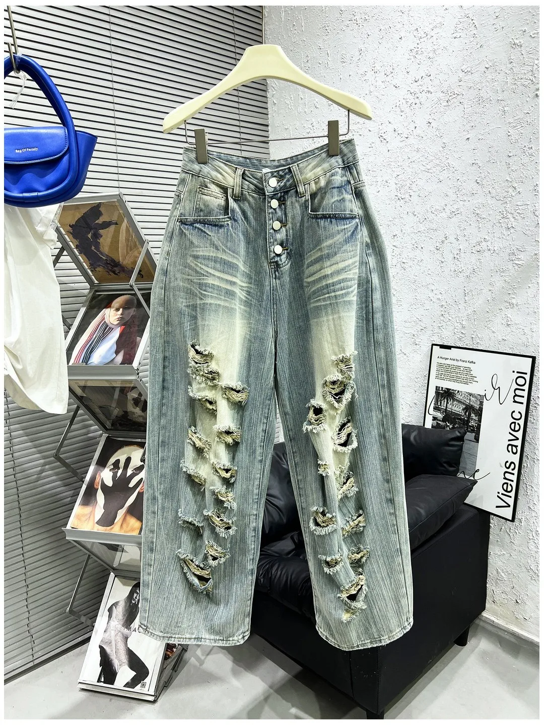 Retro Summer New Women's Casual Washed out Jeans High Waist Wide Leg Pants with Hole Drag on the Ground Denim Skinnies
Retro Summer New Women's Casual Washed out Jeans High Waist Wide Leg Pants with Hole Drag on the Ground Denim Skinnies