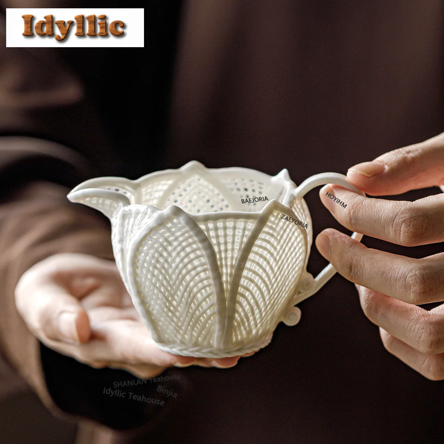 135ml White Porcelain Handcrafted Tea Pitcher Pour Tea Cha Hai Dispenser Justice Cup Fair Mug Tableware Ornaments Accessories
135ml White Porcelain Handcrafted Tea Pitcher Pour Tea Cha Hai Dispenser Justice Cup Fair Mug Tableware Ornaments Accessories