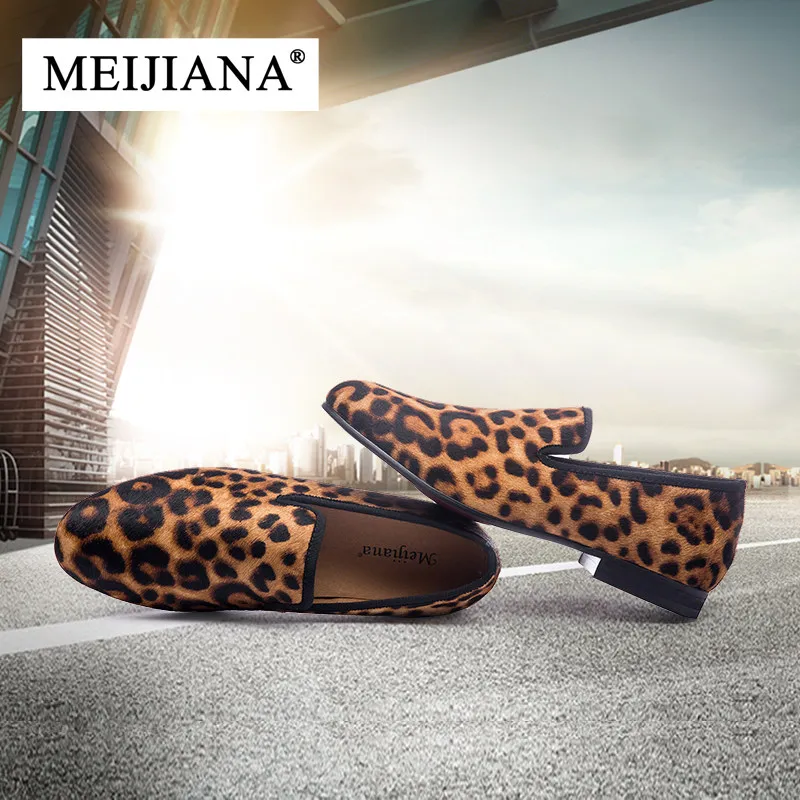 Men Leopard Print Loafers Slip-On Smoking Shoes Casual Formal Dress Shoes for Men Party Nightclub Footwear Big Size 38-48
Men Leopard Print Loafers Slip-On Smoking Shoes Casual Formal Dress Shoes for Men Party Nightclub Footwear Big Size 38-48