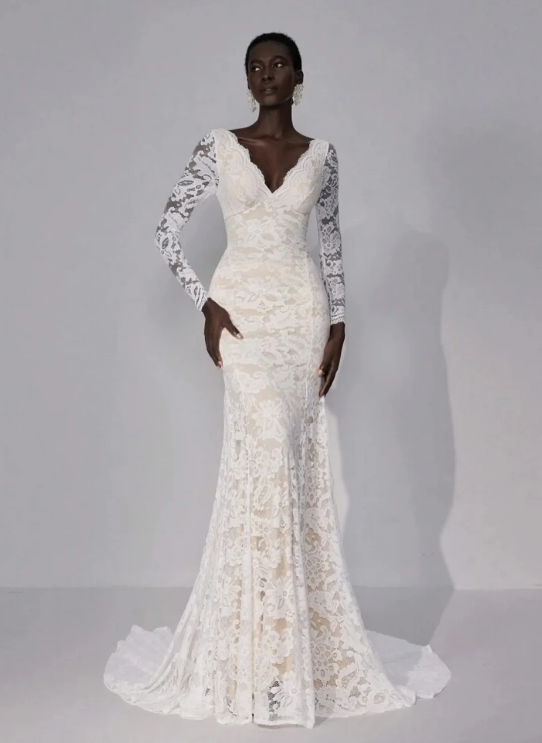 Elegant Fashion Mermaid Deep V Neck Lace Illusion Embroidery Sheer Lace Slim Fitting Evening Prom Party Wedding Bridal Dress
Elegant Fashion Mermaid Deep V Neck Lace Illusion Embroidery Sheer Lace Slim Fitting Evening Prom Party Wedding Bridal Dress