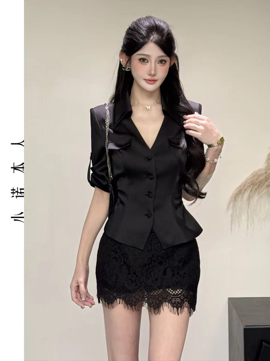 Sexy Lace Patchwork Shirt Backless Slimming Short Skirt Set Women's Fashion Spring Outfit V-neck Button Closure Polyester Fabric
Sexy Lace Patchwork Shirt Backless Slimming Short Skirt Set Women's Fashion Spring Outfit V-neck Button Closure Polyester Fabric